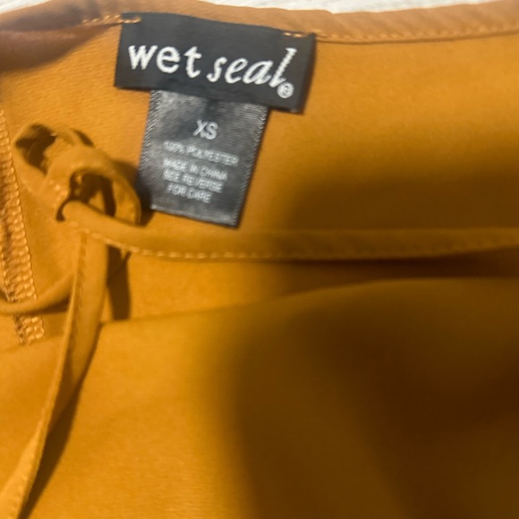 $1 if bundled with higher priced item - Rust Flowy top - size XS - Picture 2 of 4